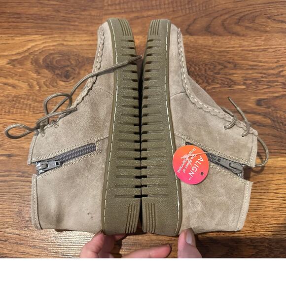 Comfortiva Women’s Holland Lace Up Suede Booties – Taupe – Size 6 – NWOB - Picture 8 of 12